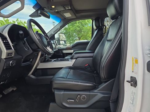 Used 2019 Ford F350 Lariat w/ Lariat Ultimate Package AWD/4WD image 16