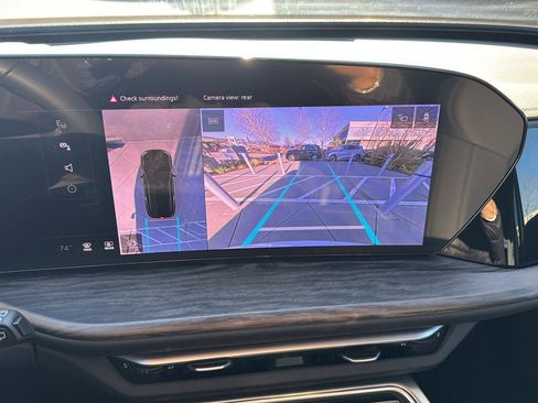 Used 2025 Audi Q5 Premium Plus w/ Premium Plus image 12