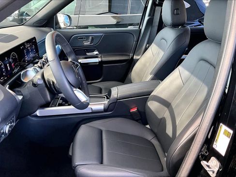 Used 2025 Mercedes-Benz GLB 250 image 7