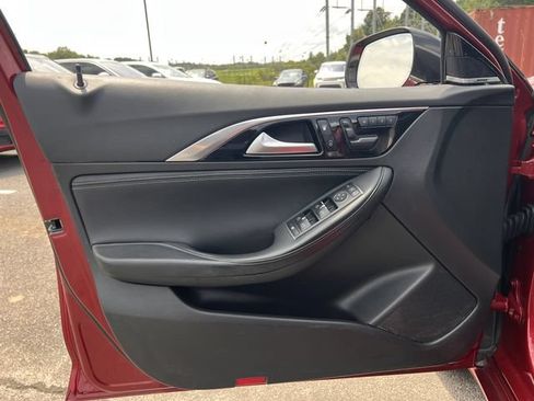 Used 2018 INFINITI QX30 Sport FWD image 10