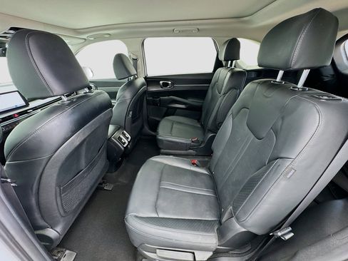 Used 2025 Kia Sorento EX w/ EX Panoramic Sunroof Package AWD/4WD image 16