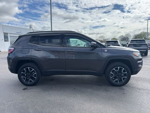 Used 2019 Jeep Compass Trailhawk w/ Leather Interior Group AWD/4WD image 4