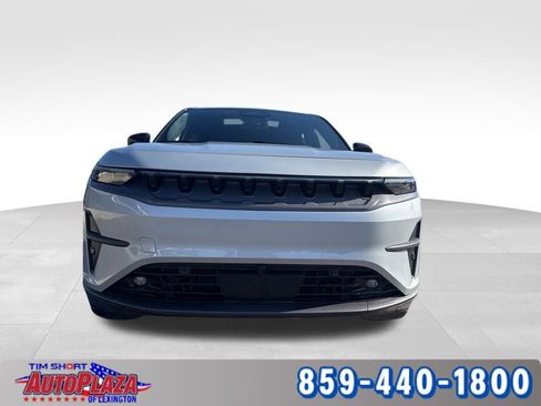 Used 2025 Jeep Wagoneer S Limited w/ Comfort Package image 7