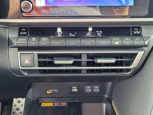 Used 2026 Toyota Camry SE FWD image 19