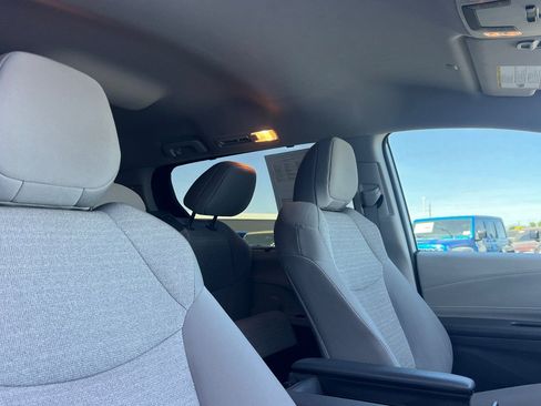 Used 2024 Toyota Sienna LE AWD/4WD image 19
