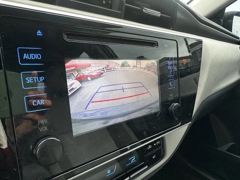 Used 2017 Toyota Corolla LE w/ Carpet Mat Package (TMS) FWD image 17