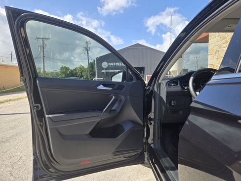 Used 2021 Volkswagen Tiguan S AWD/4WD image 4
