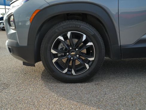 Used 2022 Chevrolet TrailBlazer LT w/ Convenience Package FWD image 11