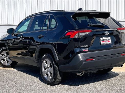 Used 2025 Toyota RAV4 XLE AWD/4WD image 15