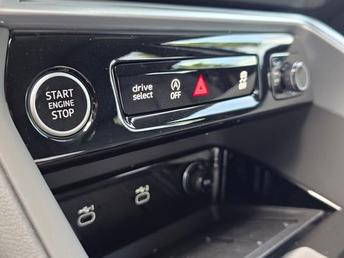 New 2025 Audi Q5 Premium Plus image 23