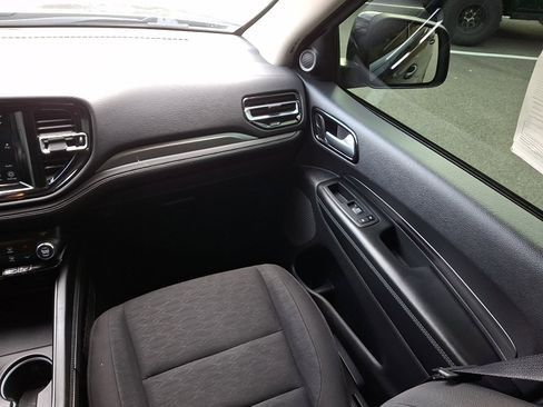 Used 2022 Dodge Durango SXT image 16