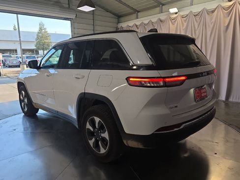 Used 2024 Jeep Grand Cherokee Limited 4xe AWD/4WD image 7