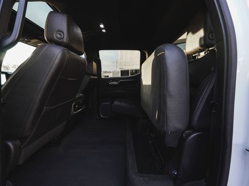 Used 2023 Chevrolet Silverado 1500 High Country w/ Z71 Off-Road Package image 35