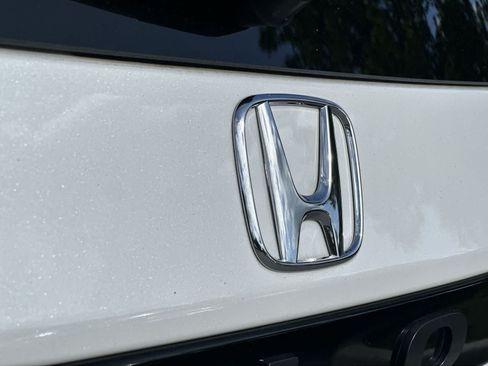 Used 2025 Honda Pilot Black Edition image 10