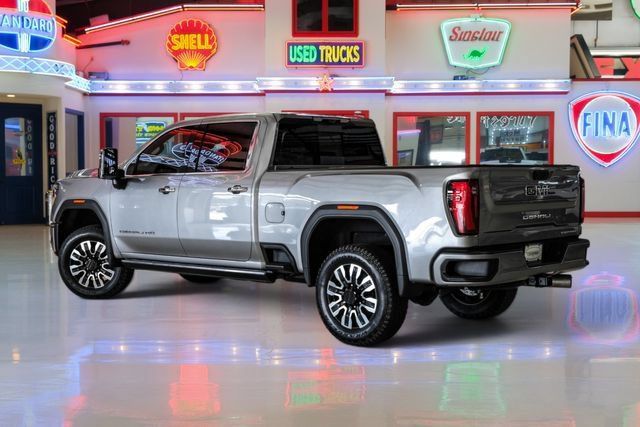 Used 2025 GMC Sierra 2500 Denali Ultimate w/ Max Trailering Package AWD/4WD image 4