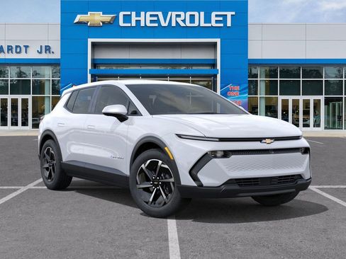 New 2026 Chevrolet Equinox EV LT w/ Comfort Package image 9