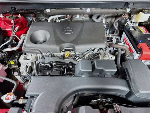 Certified 2022 Toyota RAV4 XLE Premium AWD/4WD image 32