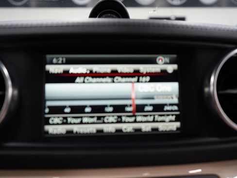Used 2016 Mercedes-Benz SL 550 w/ Driver Assistance Package image 38
