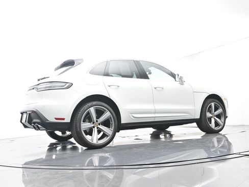 Certified 2025 Porsche Macan AWD/4WD image 52