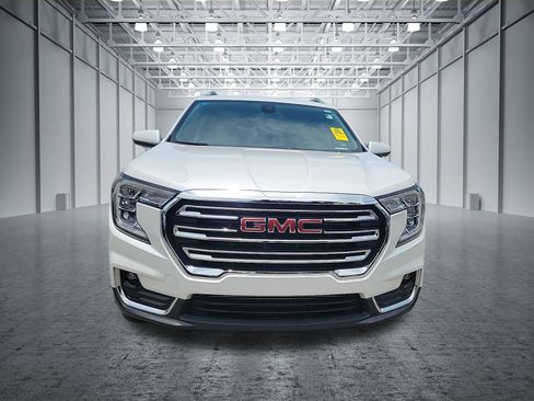 Used 2023 GMC Terrain SLT w/ LPO, Floor Liner Package FWD image 4