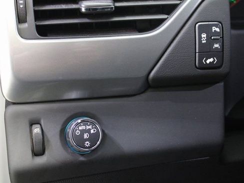 Used 2018 Chevrolet Tahoe Premier image 13