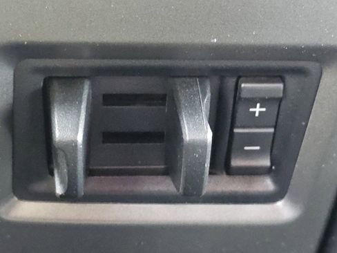 Certified 2017 Ford F250 XLT w/ XLT Value Package image 15