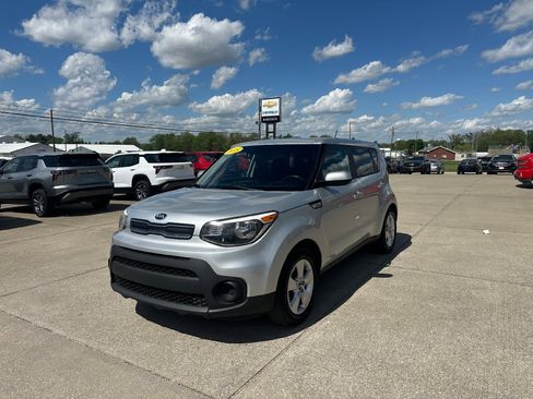 Used 2018 Kia Soul FWD image 3