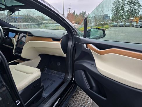 Used 2021 Tesla Model X Performance AWD/4WD image 10