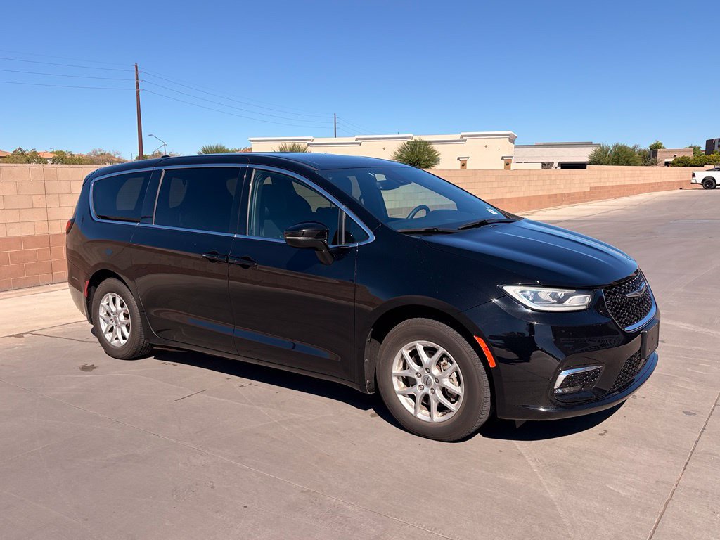 Certified 2025 Chrysler Pacifica Select FWD image 5