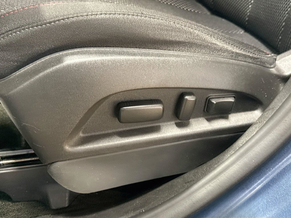 Used 2017 Chevrolet Equinox LT w/ Convenience Package FWD image 18