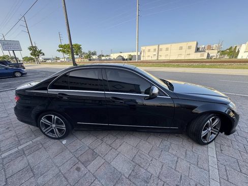 Used 2009 Mercedes-Benz C 300 Sedan image 6