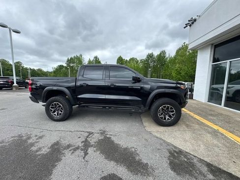 Used 2024 Chevrolet Colorado ZR2 w/ ZR2 Convenience Package III AWD/4WD image 3