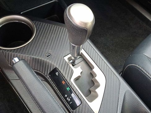 Used 2013 Toyota RAV4 Limited image 18