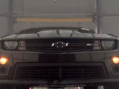Used 2015 Chevrolet Camaro ZL1 RWD image 4