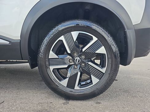 Used 2025 Nissan Kicks SR FWD image 35