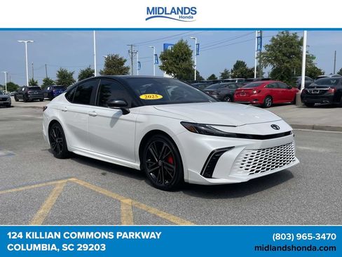 Used 2025 Toyota Camry XSE FWD image 1