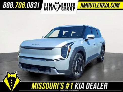 Used 2024 Kia EV9 Light Long Range RWD image 1