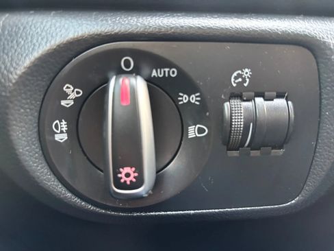 Used 2018 Audi Q3 2.0T Premium image 16