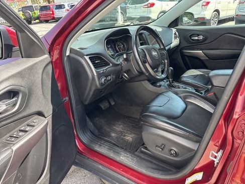 Used 2020 Jeep Cherokee Latitude Plus w/ Comfort/Convenience Group AWD/4WD image 11