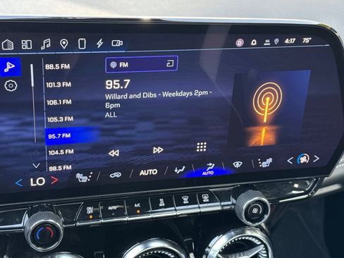 Used 2024 Chevrolet Blazer EV LT image 18