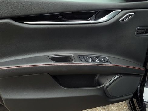 Used 2022 Maserati Ghibli Modena Q4 image 11