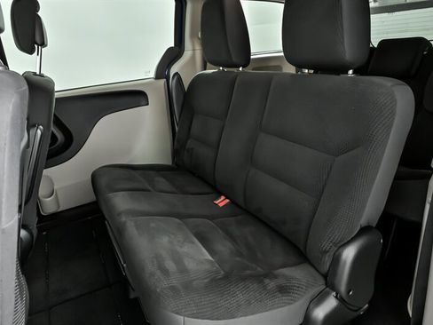 Used 2018 Dodge Grand Caravan SE image 18