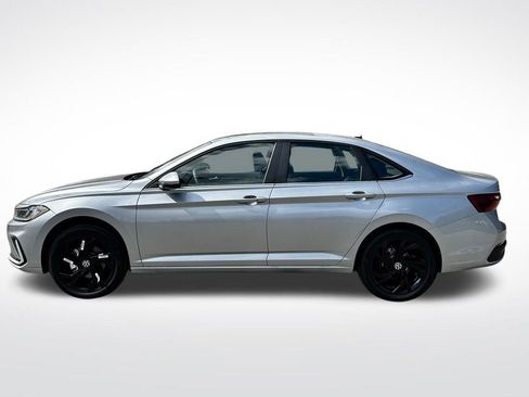New 2026 Volkswagen Jetta SE FWD image 8
