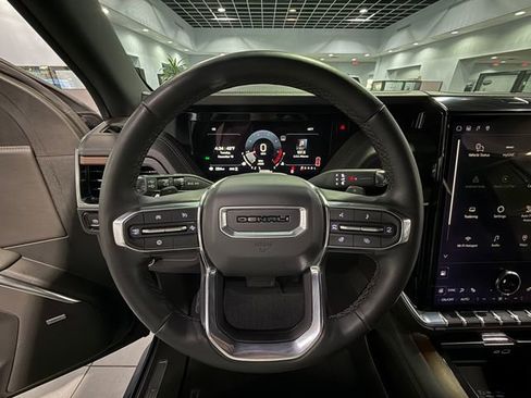 Certified 2025 GMC Yukon Denali image 17