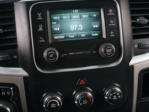 Used 2016 RAM 1500 Classic SLT AWD/4WD image 18