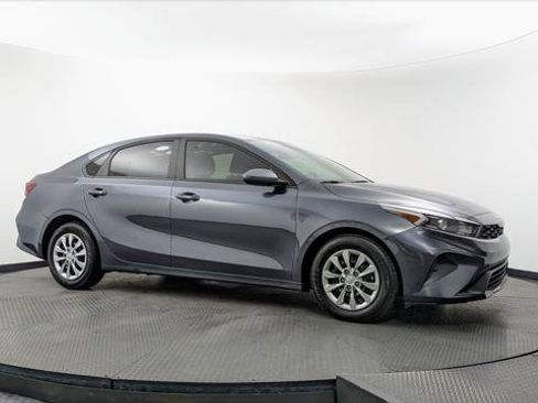 Used 2024 Kia Forte LX FWD image 11