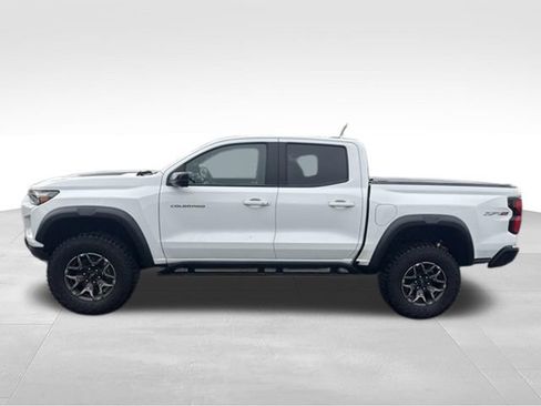 Used 2024 Chevrolet Colorado ZR2 w/ ZR2 Convenience Package III AWD/4WD image 4