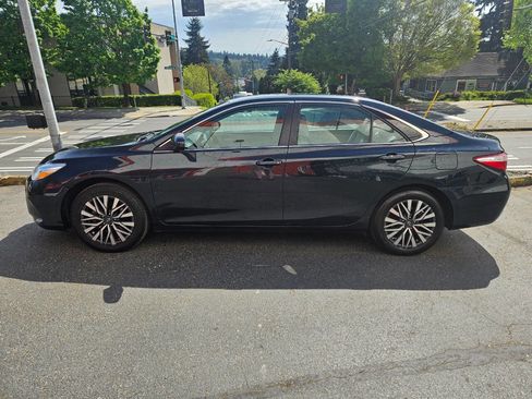 Used 2015 Toyota Camry LE FWD image 2