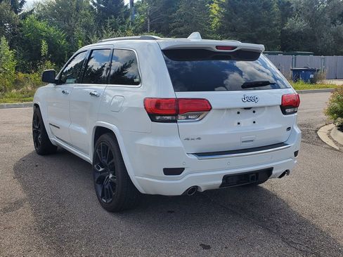 Used 2020 Jeep Grand Cherokee Overland AWD/4WD image 3