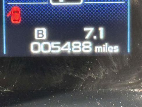 Used 2018 Subaru Legacy 2.5i Premium AWD/4WD image 2